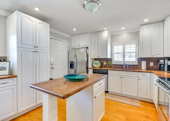 Fort Myers Bungalow - 12 Miles To The Beach!