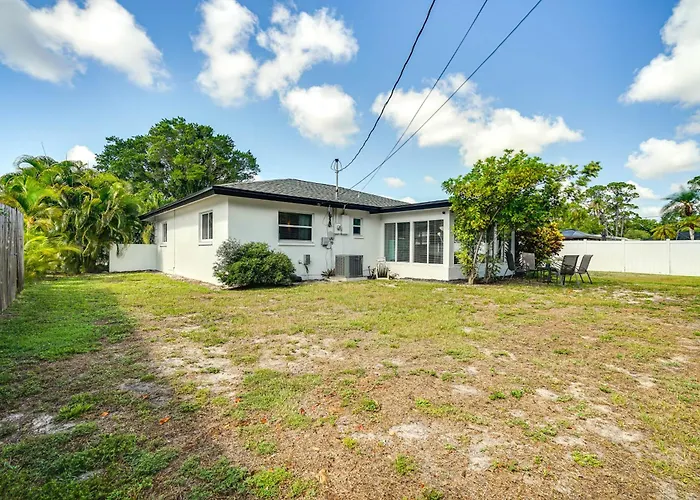 Fort Myers Bungalow - 12 Miles To The Beach!