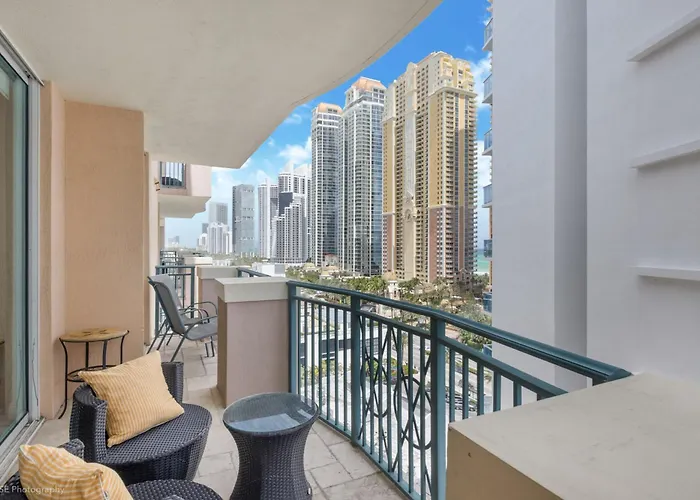 Prime Sunny Isles Stay With Pool And Free Parking