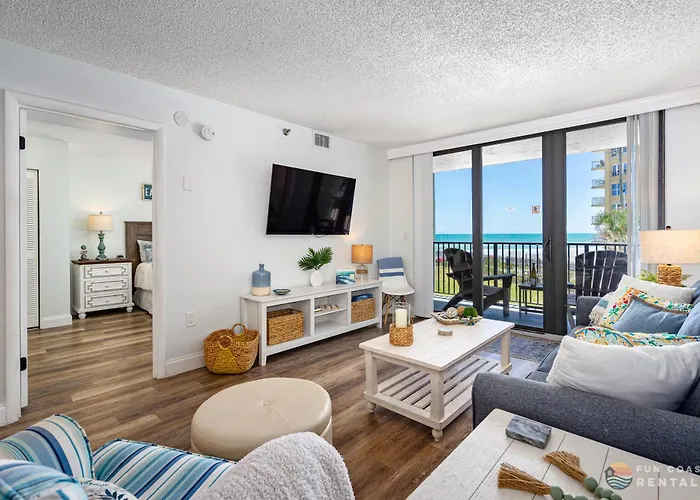 Ocean View Balcony Just Steps To The Beach With Pool, Parking And Wi-Fi!