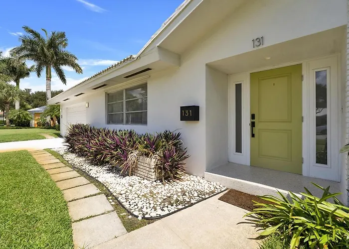 Luxury Home | Heated Pool Walk To Beach Bbq Ev Fast Wifi Golf Simulator