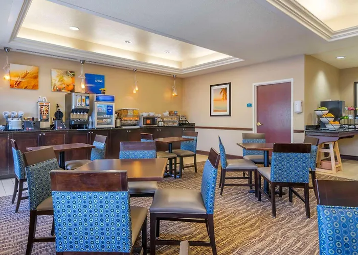 Comfort Inn & Suites Northeast - Gateway
