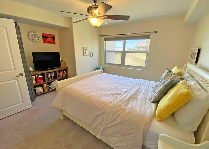 Enjoy Sunsets At Fully Equipped 2Br Condo On Beach