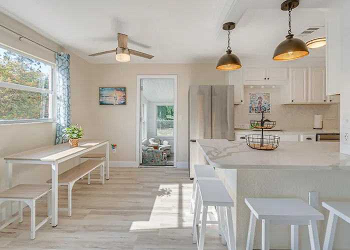 Chic Port Charlotte Home ~ 9 Mi To Englewood Beach