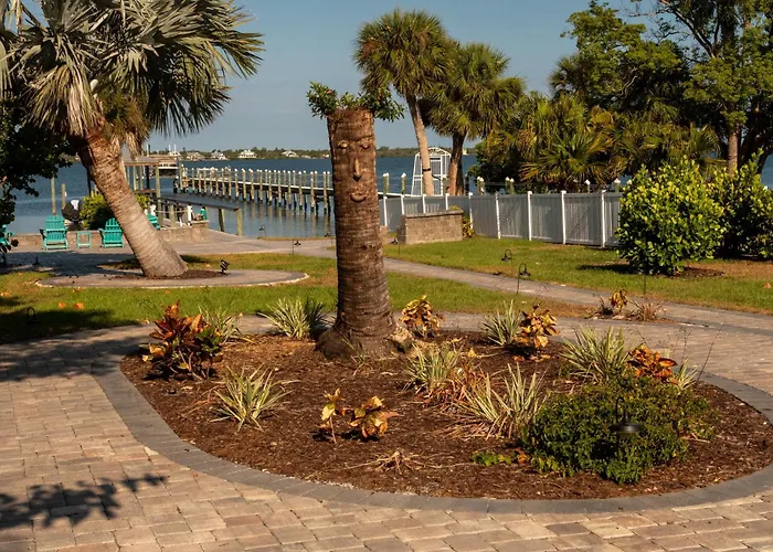 Paradise Cove On Lemon Bay