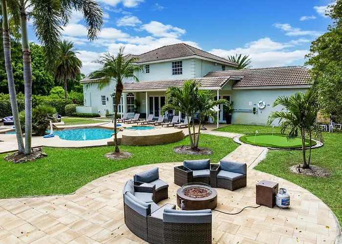 Family Estate Wprivate Pool Basketball Court