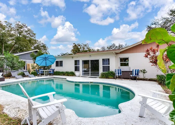 Villa Lux With Pool In Palm Harbor
