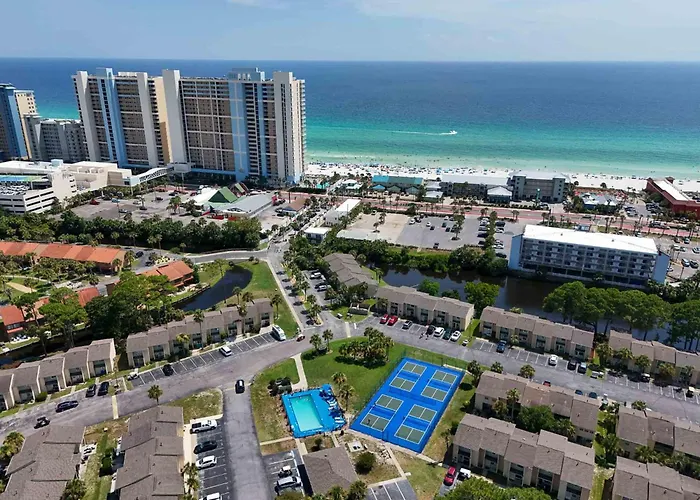 Beach Access Close To Walmart, Bowling,Skating And Game Room
