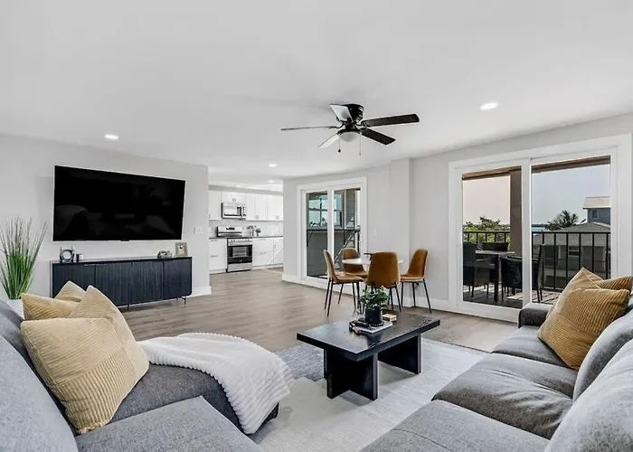 Modern 3 Bedroom Beach Retreat With Private Balcony