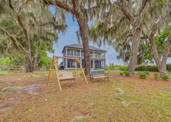 Private Beach At Lakefront Summerfield Getaway!