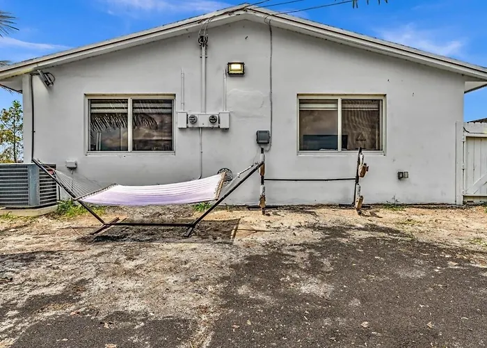Charming 2Br Lakefront Cottage In Davie Near Beach