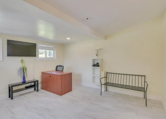 Miami Gardens Apt: 5 Mi To Hard Rock Stadium