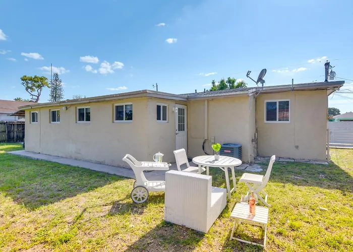 Miami Gardens Apt: 5 Mi To Hard Rock Stadium