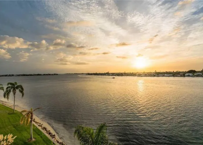 New Stunning Bahia Vista Condo 8 410