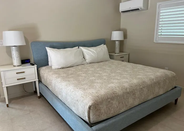 Sunshine Island Inn - Adults Only