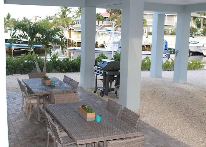 Ocean Shores Villa 2 In Key Largo With Pool And Boat Slip