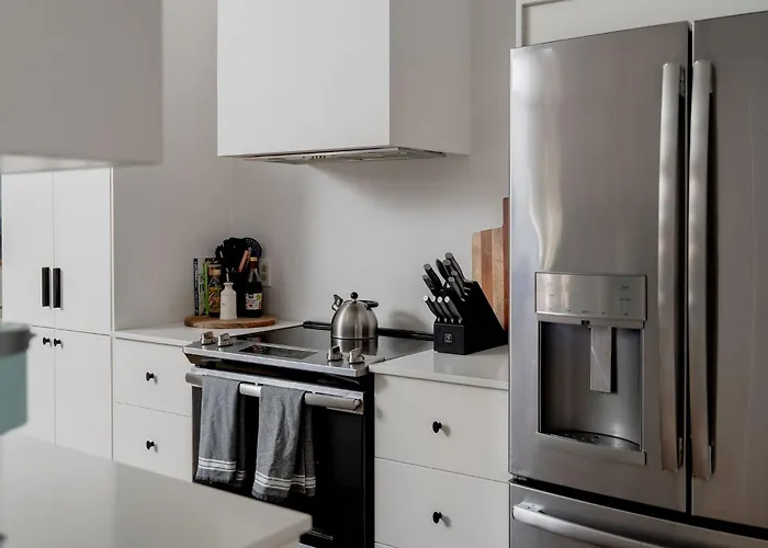Quiet, Convenient & Modern Haven