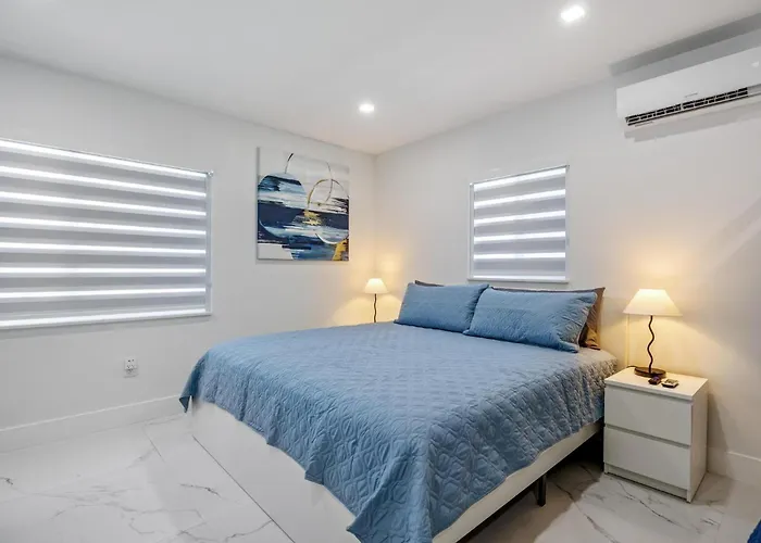 Cozy Apartment With A Luxury King Bed
