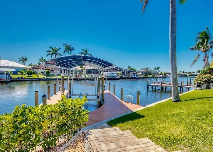 Coralvilla Lazy Days - Comfortable, Pool & Spa, Great Boat Location