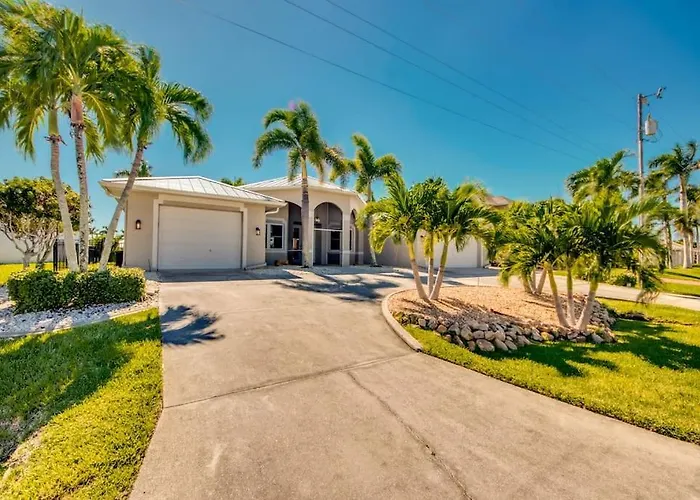 Coralvilla Lazy Days - Comfortable, Pool & Spa, Great Boat Location