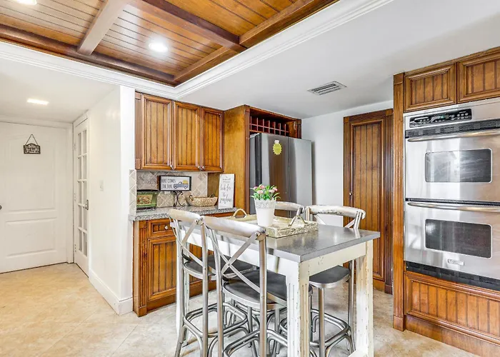 Sun-Soaked Pompano Beach Home W/ Private Pool!