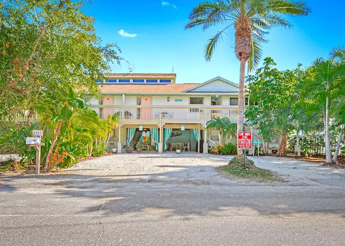 Newly Remodeled 8-Steps To Sand Path Of Beach! Unit A
