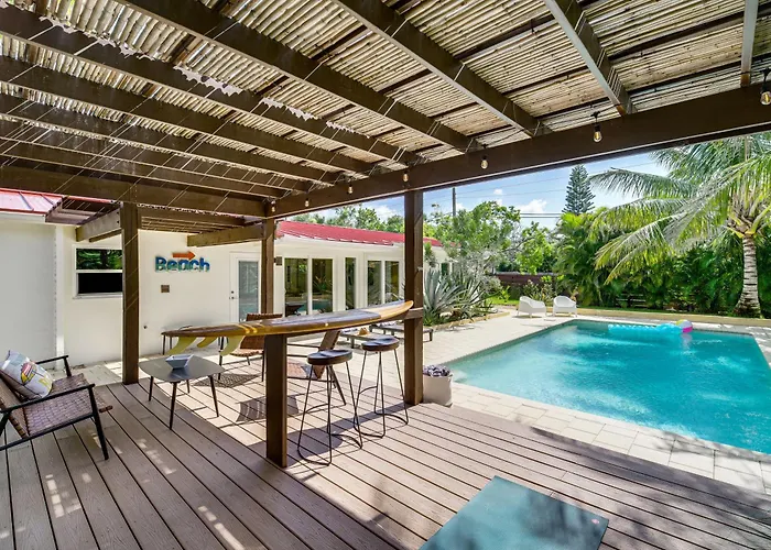 Private Oasis W/ Pool: Walk To Melbourne Beach!