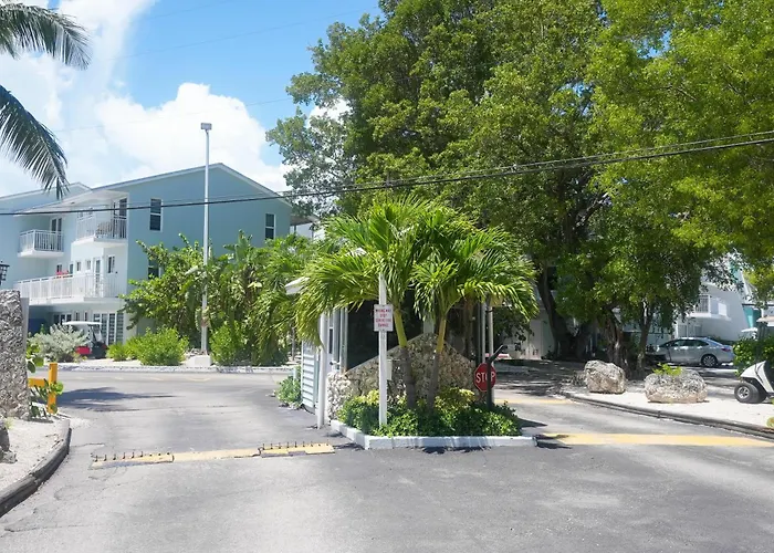 Villa Valbuena Aqua Vista Key Largo Marina Pickleball Remodeled 2025