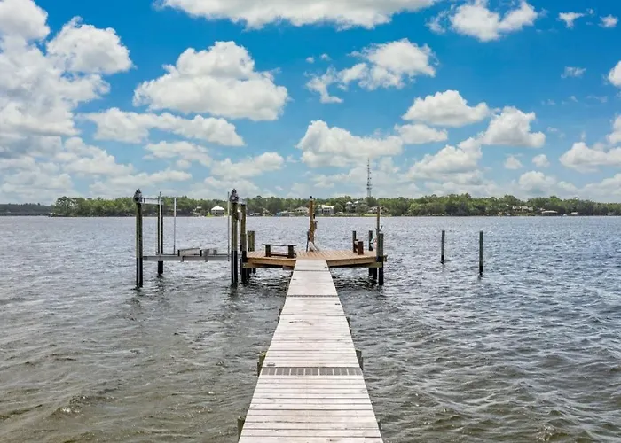 Featured On Hgtv'S My Lottery Dream Home! Private Dock, 15 Minute Boat Ride To Crab Island, 20 Minute Drive To Destin, Pet Friendly