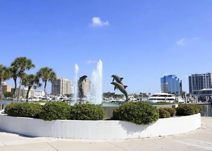 Coconut Cove Mid-Long Term Stays Available Walk To Downtown Trolly To Beaches