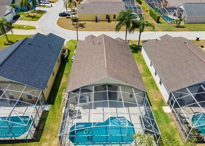 Amazing 4 Bedrooms 3 Bath With Private Pool, Near Disney And Universal!