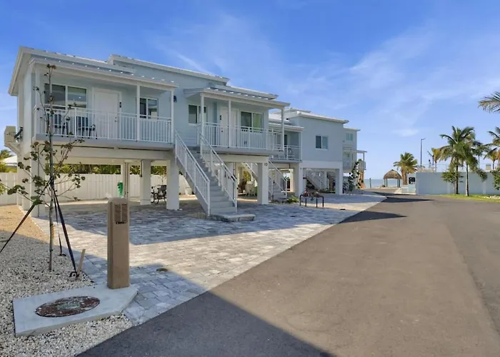 Ocean Front Breeze in Paradise