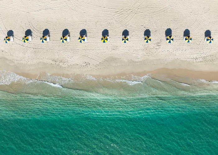 The Singer Oceanfront Resort, Curio Collection By Hilton