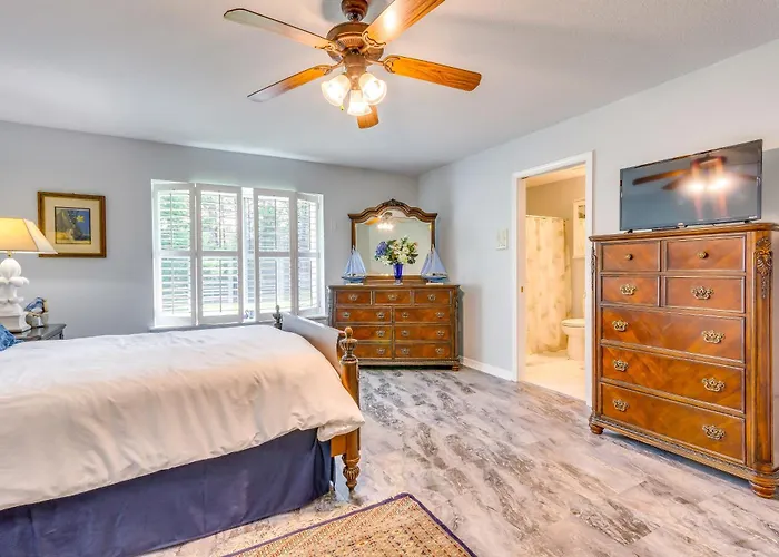 4 Mi To Beach: Family-Friendly Home In Navarre
