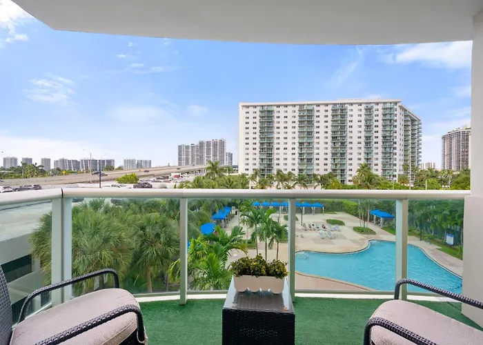 Spacious Apartment Of 2Br - 2Bth In Ocean Reserv Front The Beach