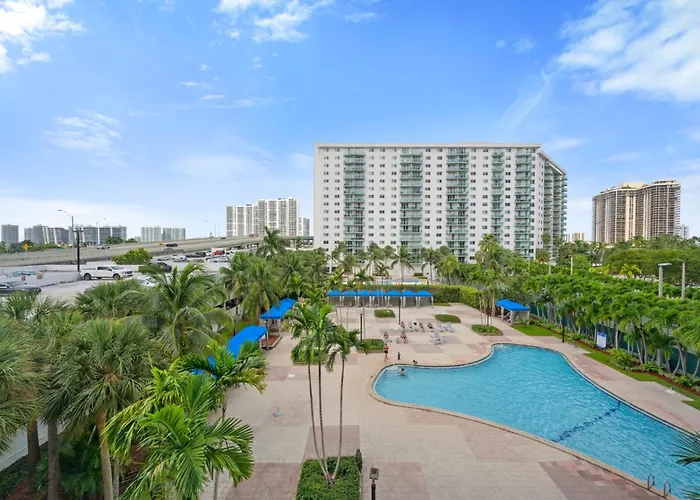Spacious Apartment Of 2Br - 2Bth In Ocean Reserv Front The Beach
