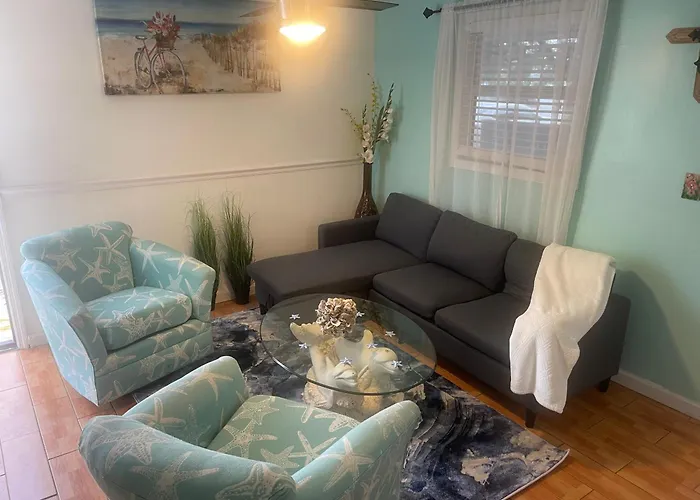 2Br Comfortable Downtown House Near Beach And More