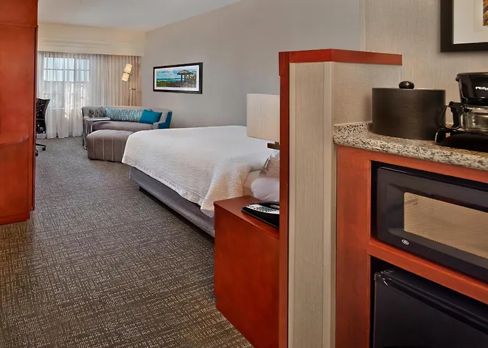 Courtyard By Marriott Stuart