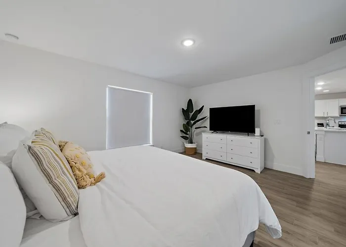 Brand New House! 10 Minutes To The Beach!