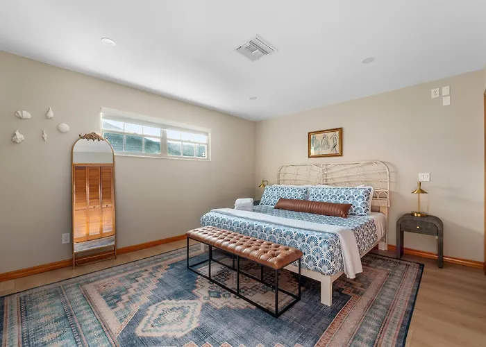 All King Beds & Tvs In Every Room, Perfect For Large Groups