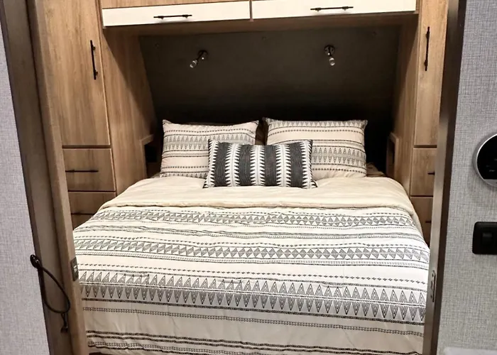 Camper Rv In River Ranch