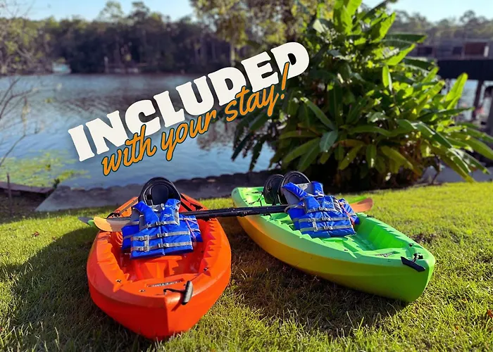 Waterfront On Lake Talquin - Near Fsu - Stunning Views - 2 Story Deck - Fire Pit - Fast 1000 Mbps Internet - 3 Min From Boat Ramp