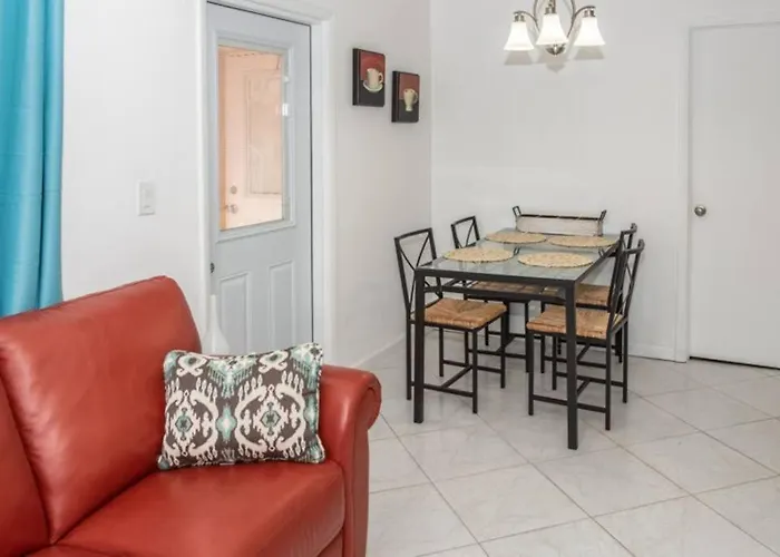 Aloha Apartments On The Intracoastal-Walk To The Beach