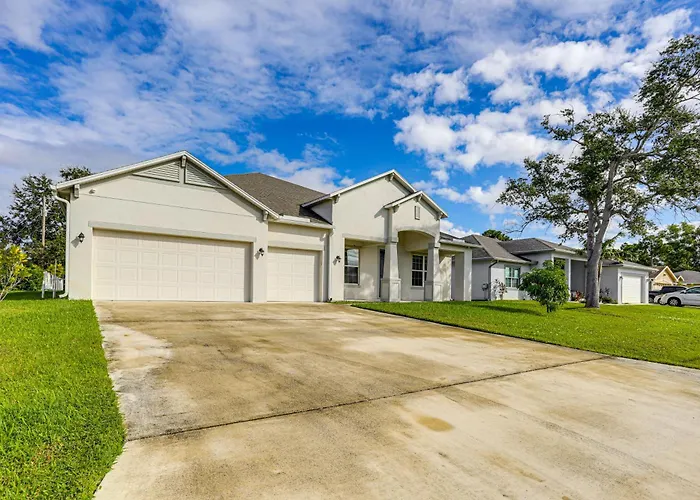 Explore Parks And Preserves! Spacious St Lucie Home