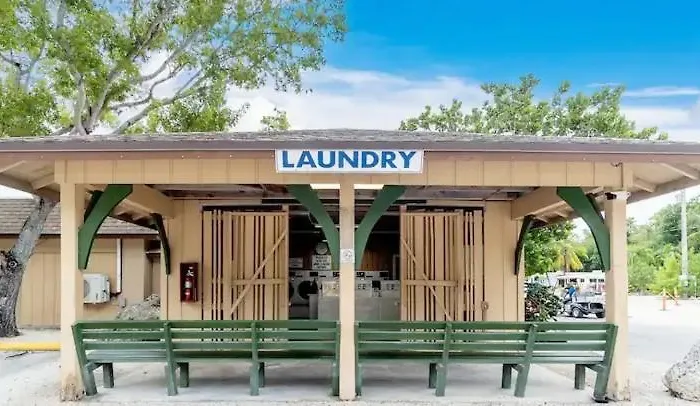 Rv By The Sea - Glamping In The Keys - Sleeps 6