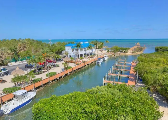 Toes In The Sand - 2 Bedroom Condo Sleeps 4