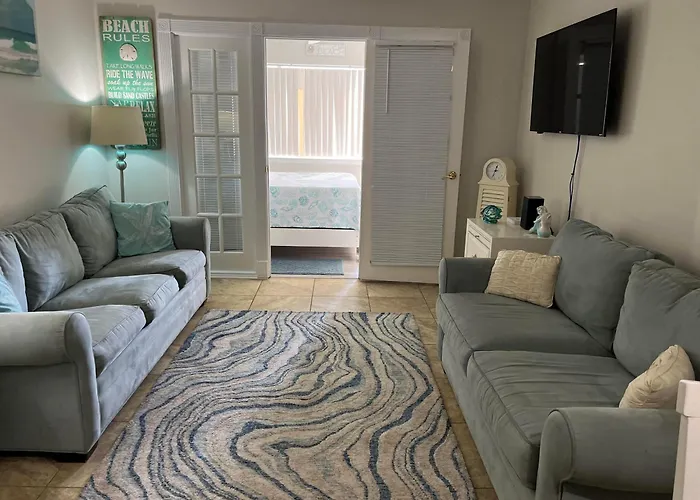Sunset Harbor Palms - Mason Beach Retreat