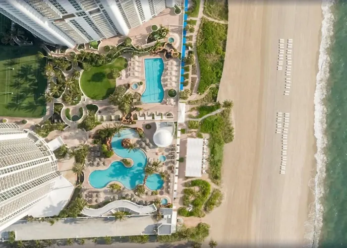 Deluxe Studio Balcony Bay View Amazing Pool
