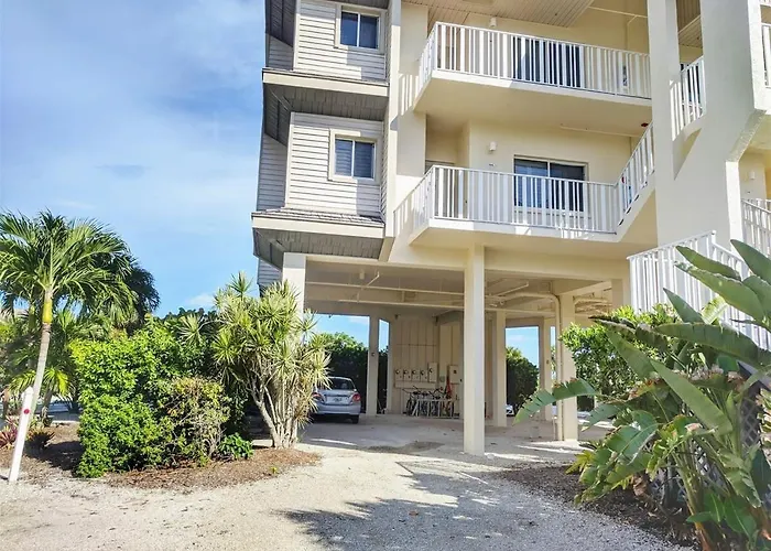 Shell Island Beach Club 6A Exquisite Beachfront Residence Steps From Lighthouse Beach