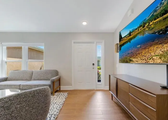 Tranquil Palms Heated Pool Spa Outdoor Tv & More